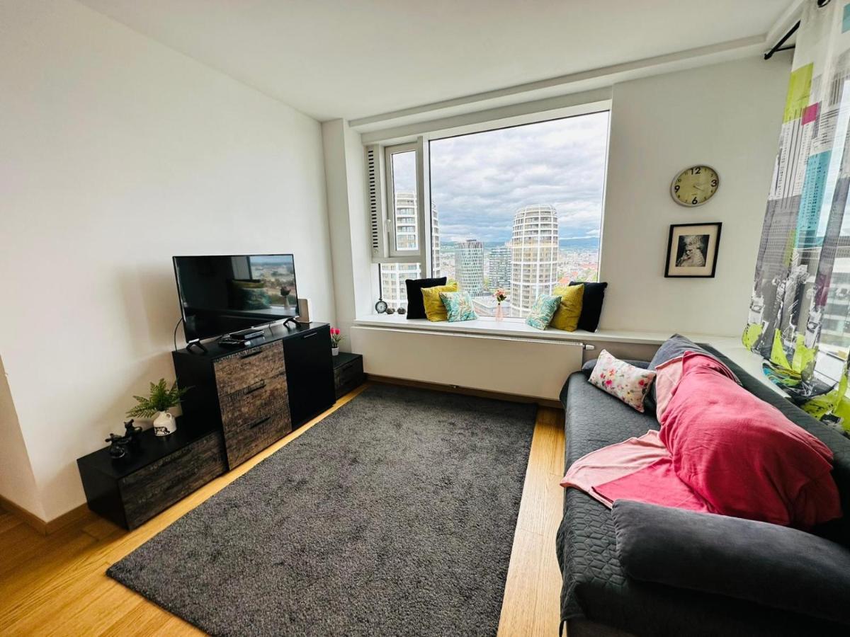 Apartments In Panorama City On 25Th Floor - Amazing View Close To Old Town Bratislava Eksteriør bilde