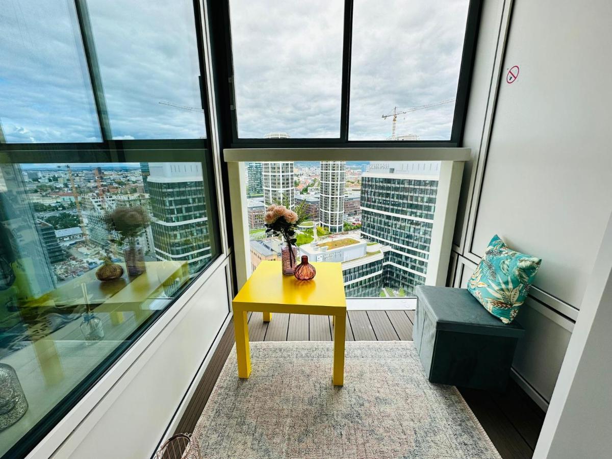 Apartments In Panorama City On 25Th Floor - Amazing View Close To Old Town Bratislava Eksteriør bilde