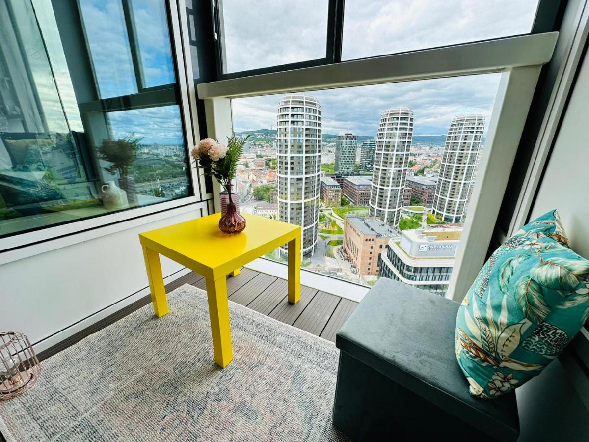 Apartments In Panorama City On 25Th Floor - Amazing View Close To Old Town Bratislava Eksteriør bilde